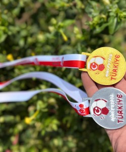 mini futbol türkiye altın gümüş renk madalya baskılı ip