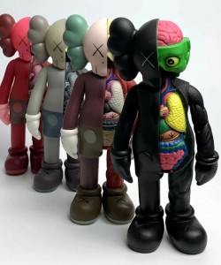 Kaws Parçalanmış Companion Character Figure Figür Büyük Boy 20CM