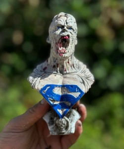 Zombi Superman boyalı büst figür