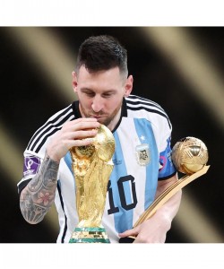 World Cup Ve Altın Top Ödülü Messi (25CM 400GR)