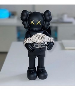 Kaws Saat Standı Kaws Saat Tutacağı Kaws Boyalı Figür Büyük Boy 20CM