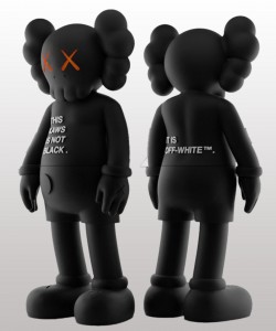 KAWS BLACK Companion Figür Büyük Boy