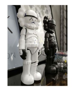 Kaws Stormtrooper Figür Kaws Cosplay Beyaz 20cm